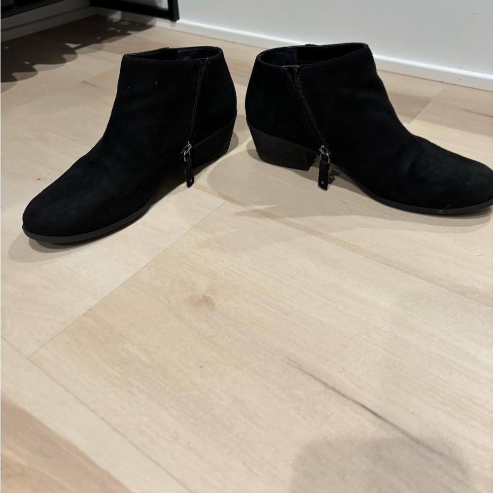 Dr. Scholl’s Basic Black Bootie